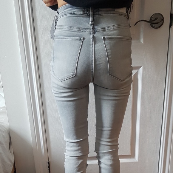 Abercrombie & Fitch High Rise Super Skinny Jean - short - Picture 4 of 7